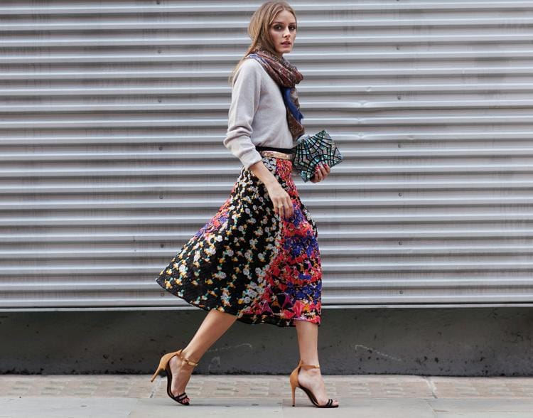 5 Inspirasi Tampil Fabulous Dengan Midi Skirt Agar Gaya Sehari-hari Kamu Terlihat Berbeda