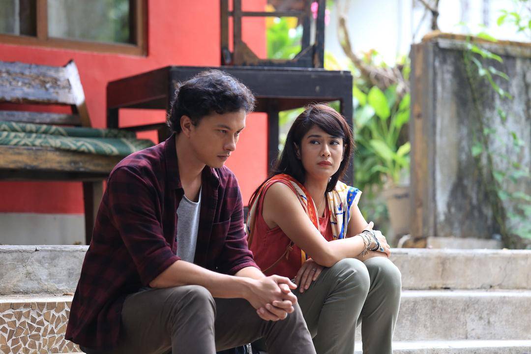 tabloidbintang.com