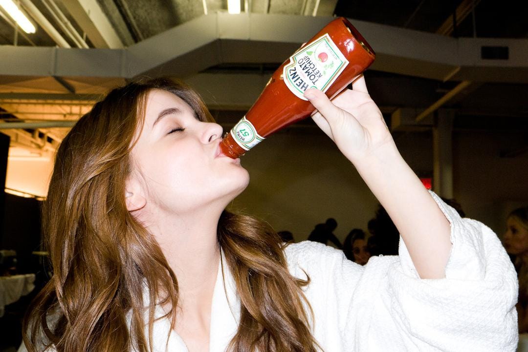 modelseatingjunkfood.tumblr.com