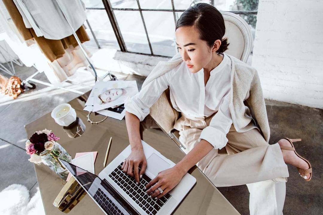 thechrisellefactor.com