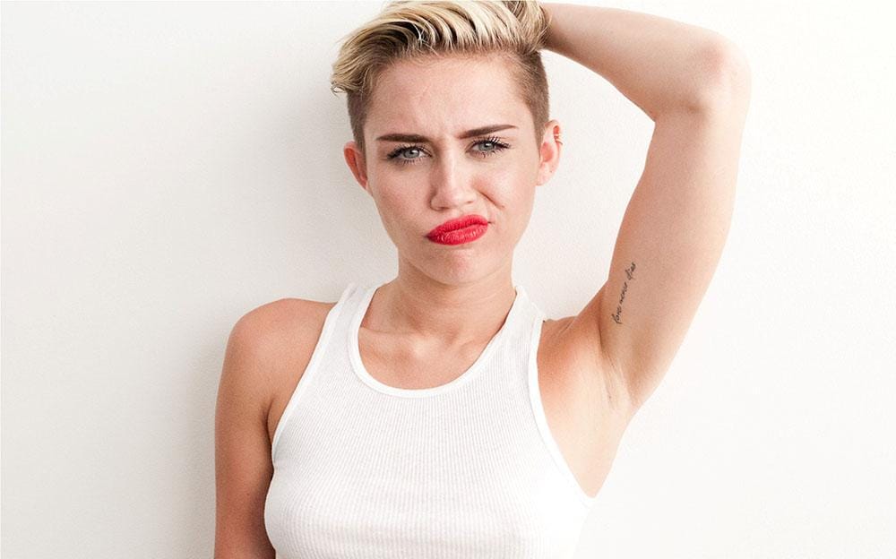 Wrecking Ball Behind The Scene / Terry Richardson & Terry O'quinn / www.wallsdesk.com