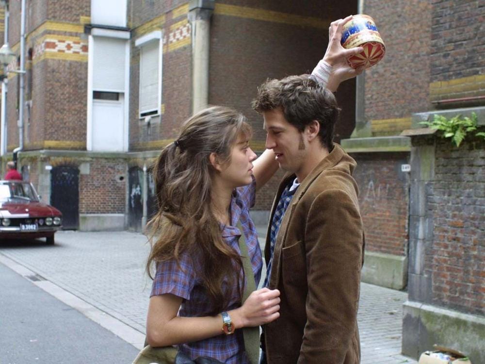 Love Me If You Dare/Mars Distribution/www.wallpapers.com