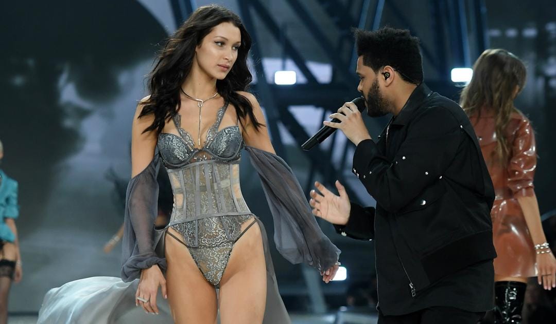 Victoria's Secret 2016 : Penampilan Heboh Lady Gaga, Bella Hadid 'Galau', Hingga Sayap Karya Desainer Indonesia