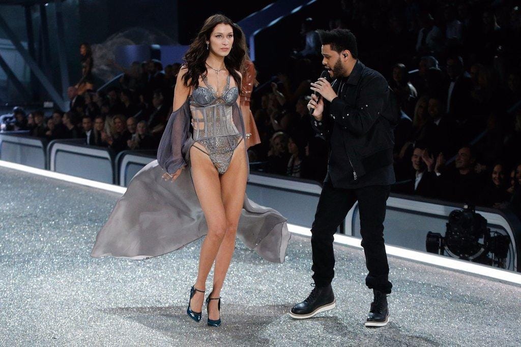 Paska 'Reuni' Di Panggung Victoria's Secret, Bella Hadid Curhat Soal The Weeknd!
