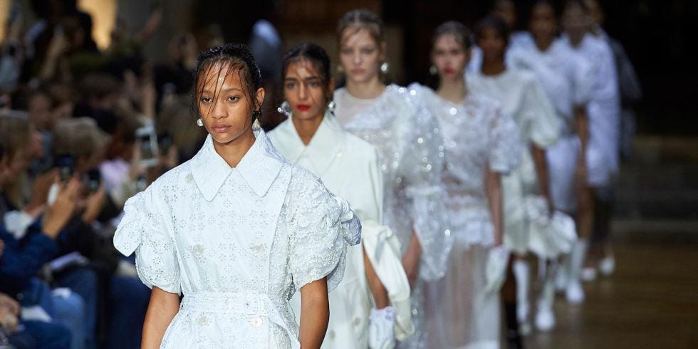 Puffy Shirts! Kemeja Jadul yang Kini Nge-tren Lagi!