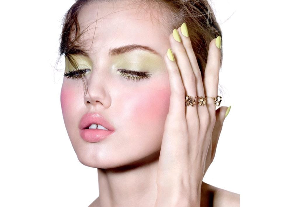 sheisthat.com/Lindsey Wixson Charms in Spring Beauty Looks for Vogue Rusia