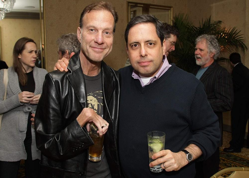 Serge Kovaleski (kiri) dengan rekan sesama jurnalis New York Times . (Getty, heavy.com)