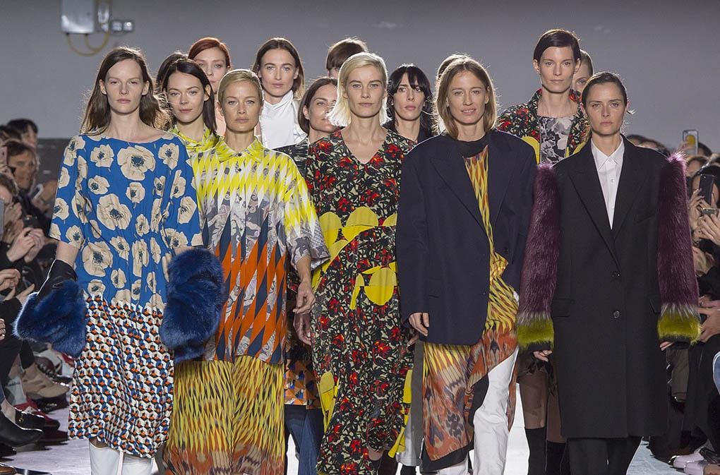 Rayakan Show ke 100, Dries Van Noten Menampilkan Kecantikan Wanita Ditiap Usia