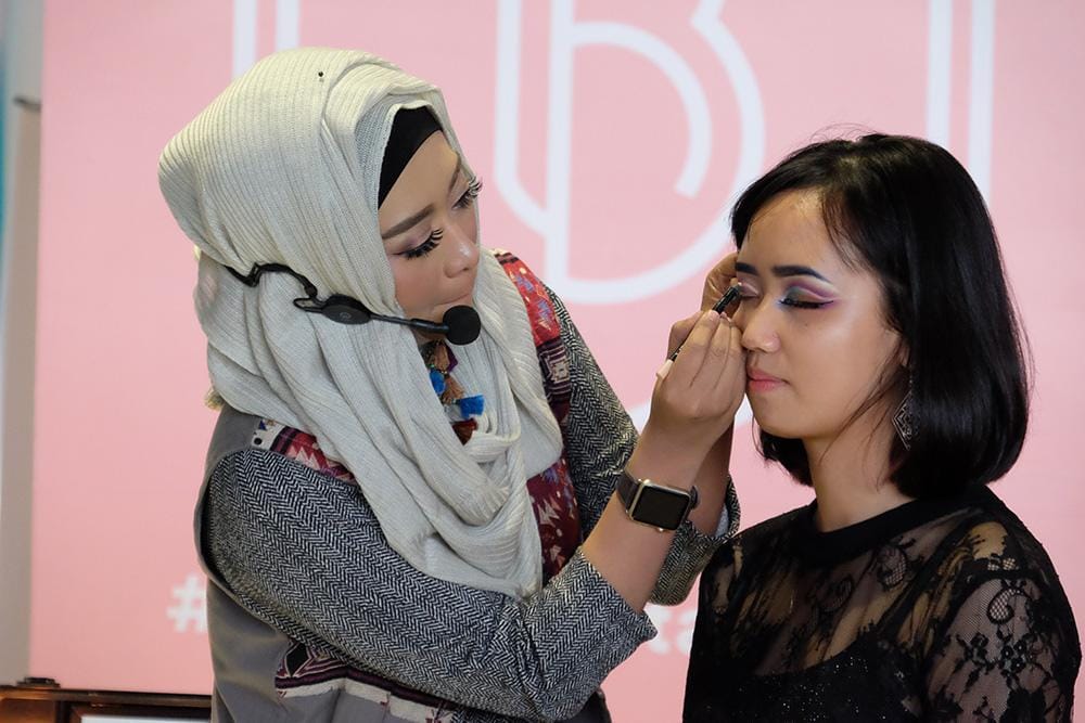 BFA 2017: Tampil Cantik ala Cleopatra dalam 30 Menit? Yuk, Ikuti Tutorial Makeup dari Ini Vindy