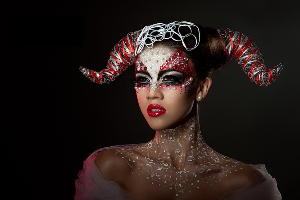 Ini Lho Rekomendasi Make Up yang Cocok Untukmu Berdasarkan Elemen Zodiak
