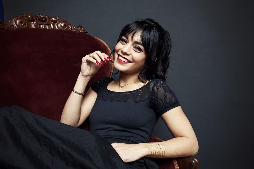 7 Gaya Cantik Vanessa Hudgens yang Jadi Favorit Popbela