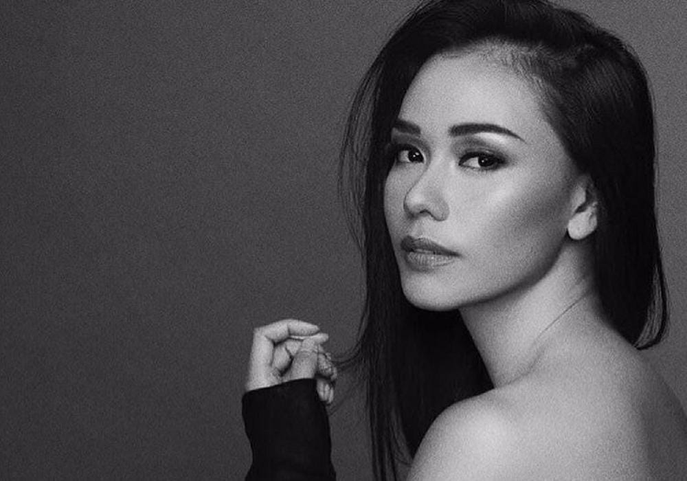 Instagram/ @adiniawrst