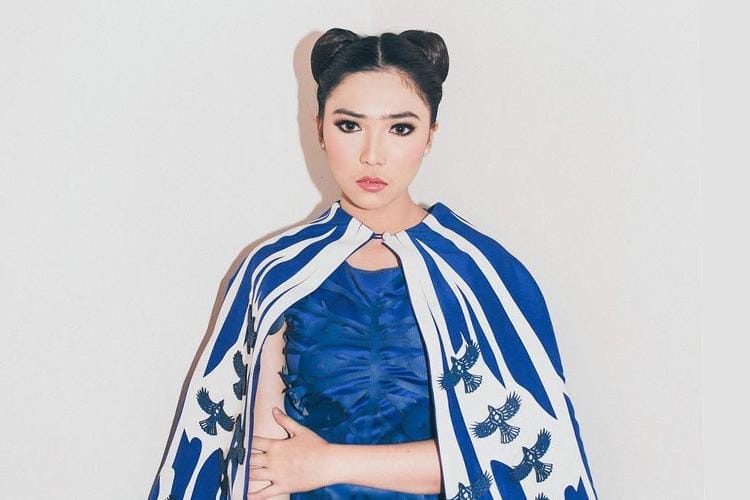 via Instagram: @isyanasarasvati