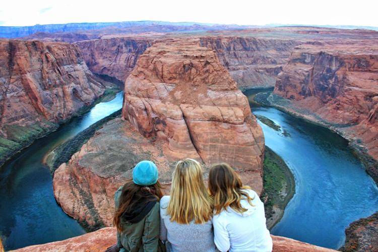 wearetravelgirls.com