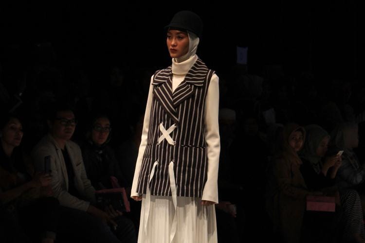 Biar Keren, Ini Inspirasi Gaya Hijab Terbaru untuk Ke Kantor