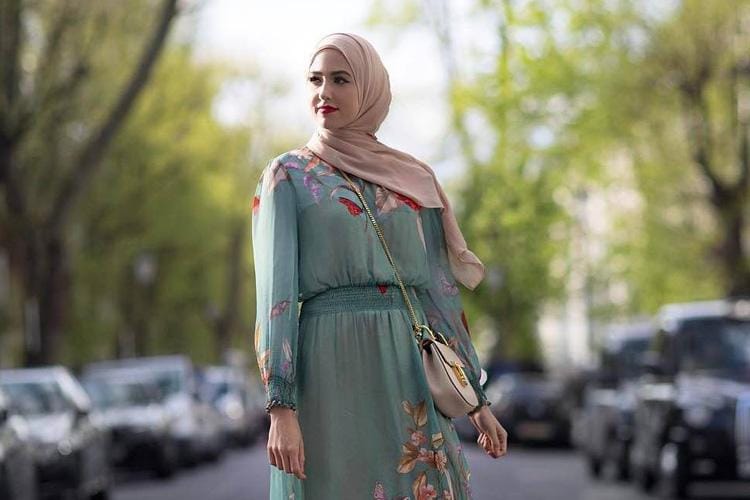 Biar Gaya Berhijabmu Makin Chic, Intip Tips Berikut Ini Yuk!