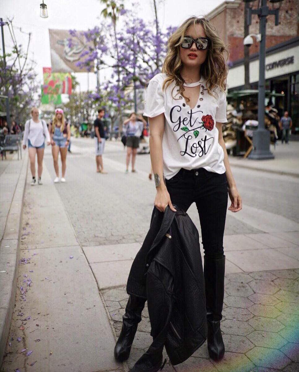 via Instagram: @claurakiehl