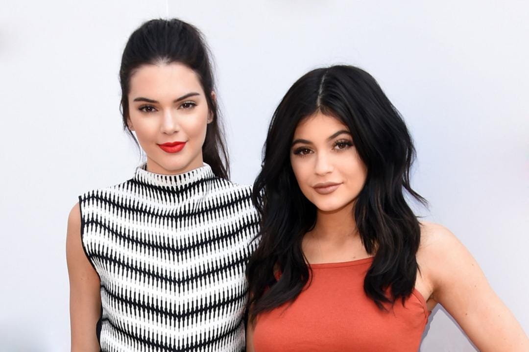 Diprotes! T-shirt Baru Keluaran Kendall Kylie Dianggap "Menjijikan"