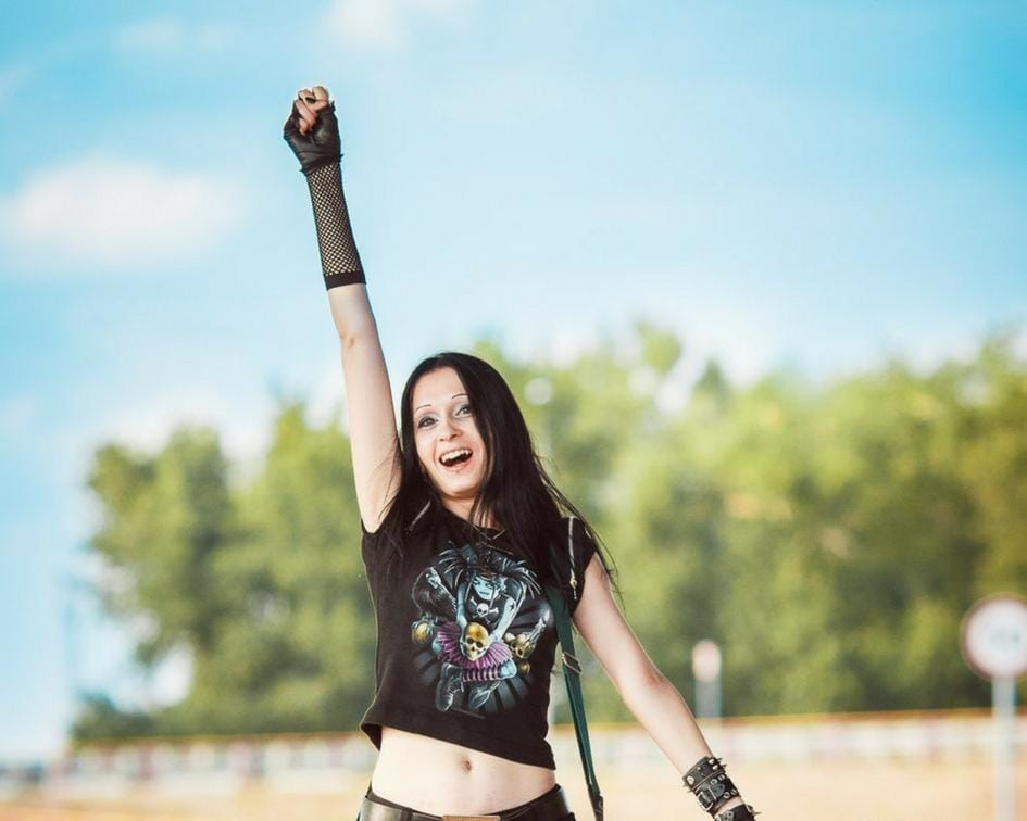 ashielneronamyde.deviantart.com