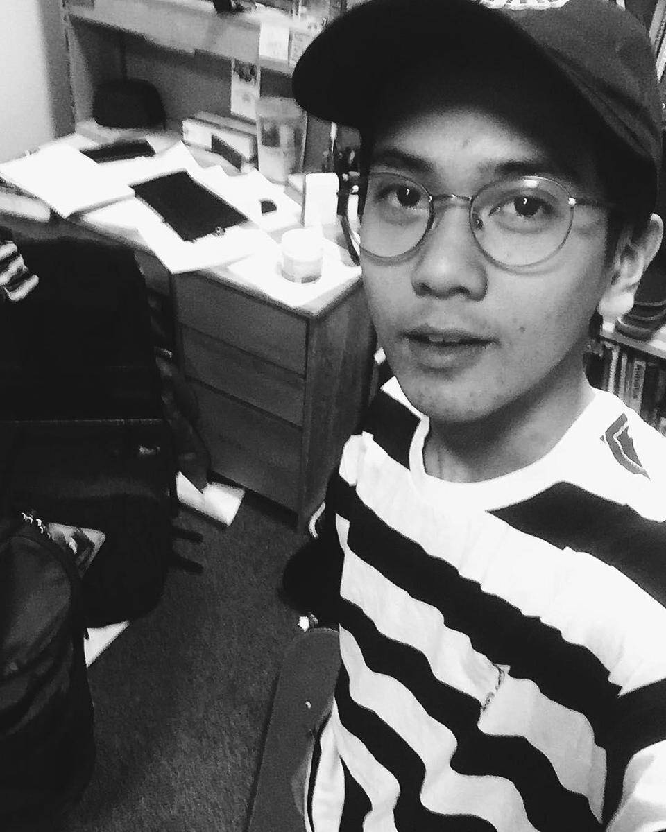 www.instagram.com/iqbaal.e/