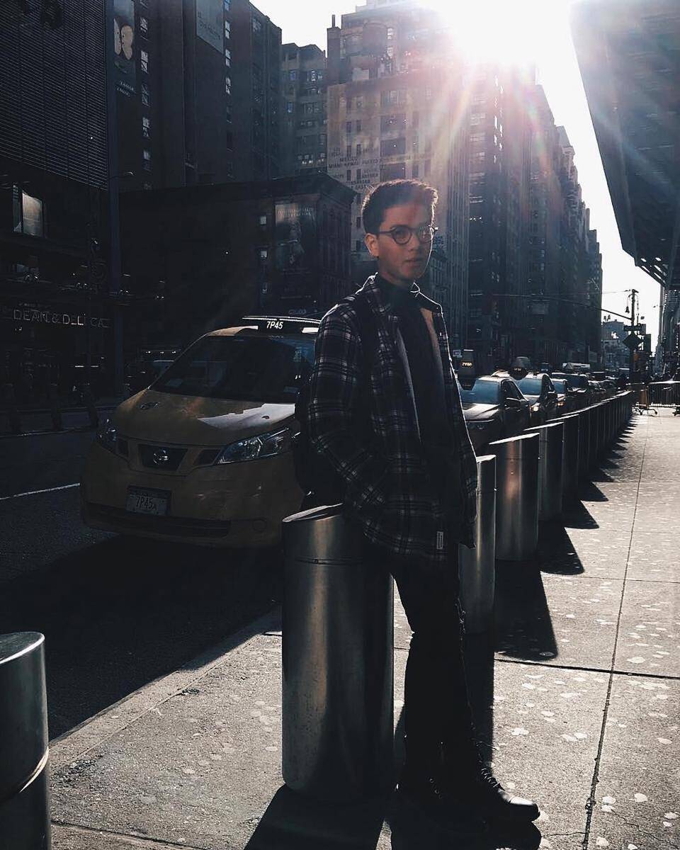 www.instagram.com/iqbaal.e/