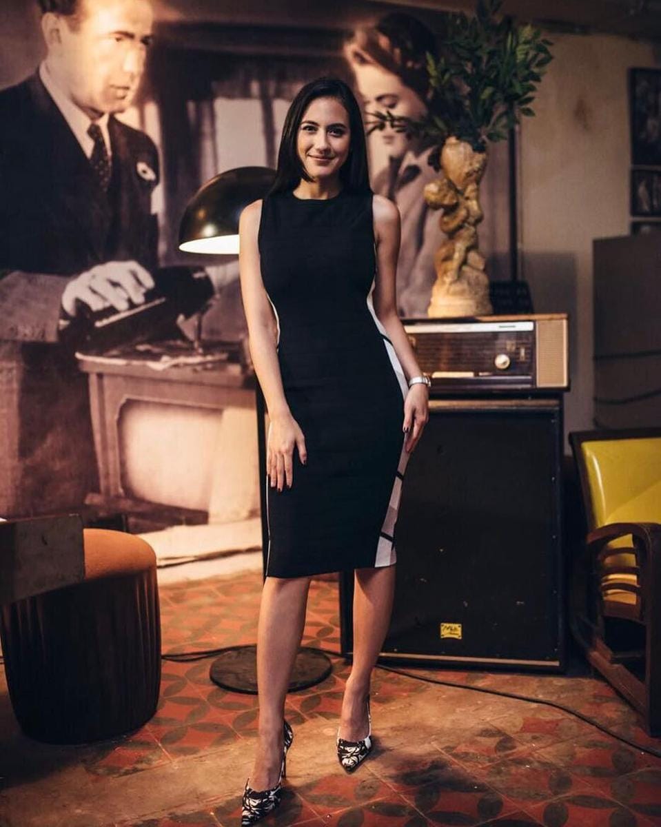 Instagram: @pevpearce