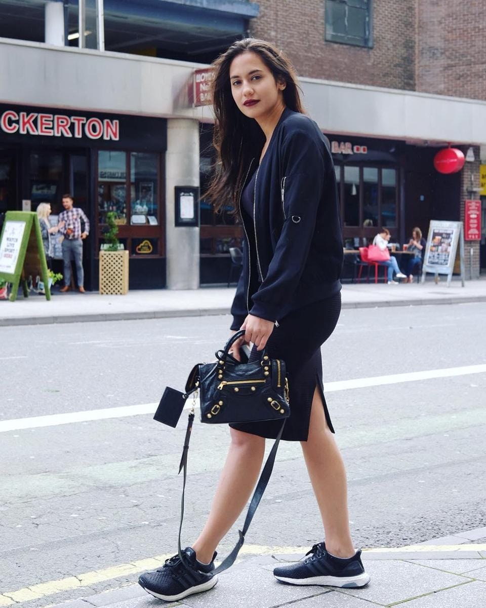 Instagram: @pevpearce