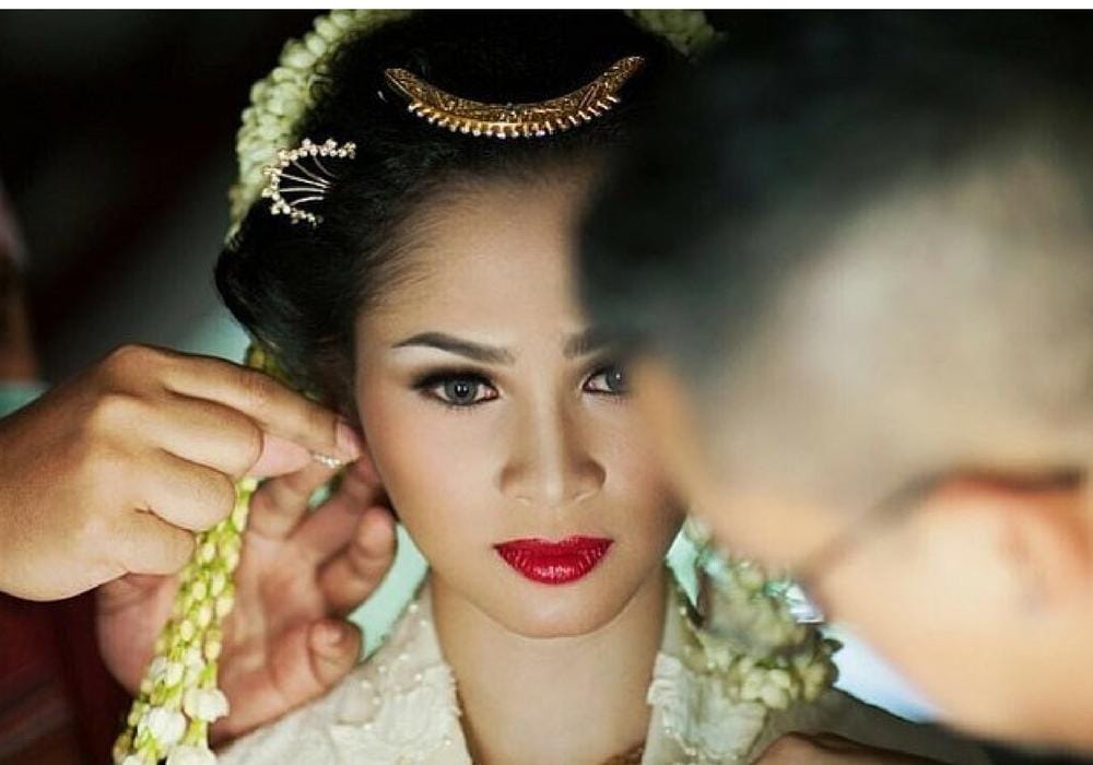 Via Instagram/ @andienippewedding