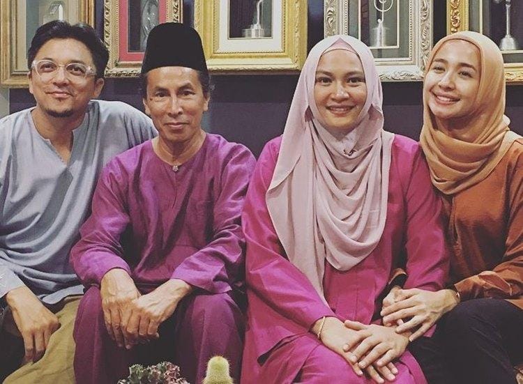 Instagram @aku.amysearch