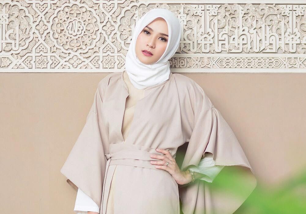 Tiru Yuk! Tips Makeup Natural dari 5 Wanita Cantik Berhijab Ini