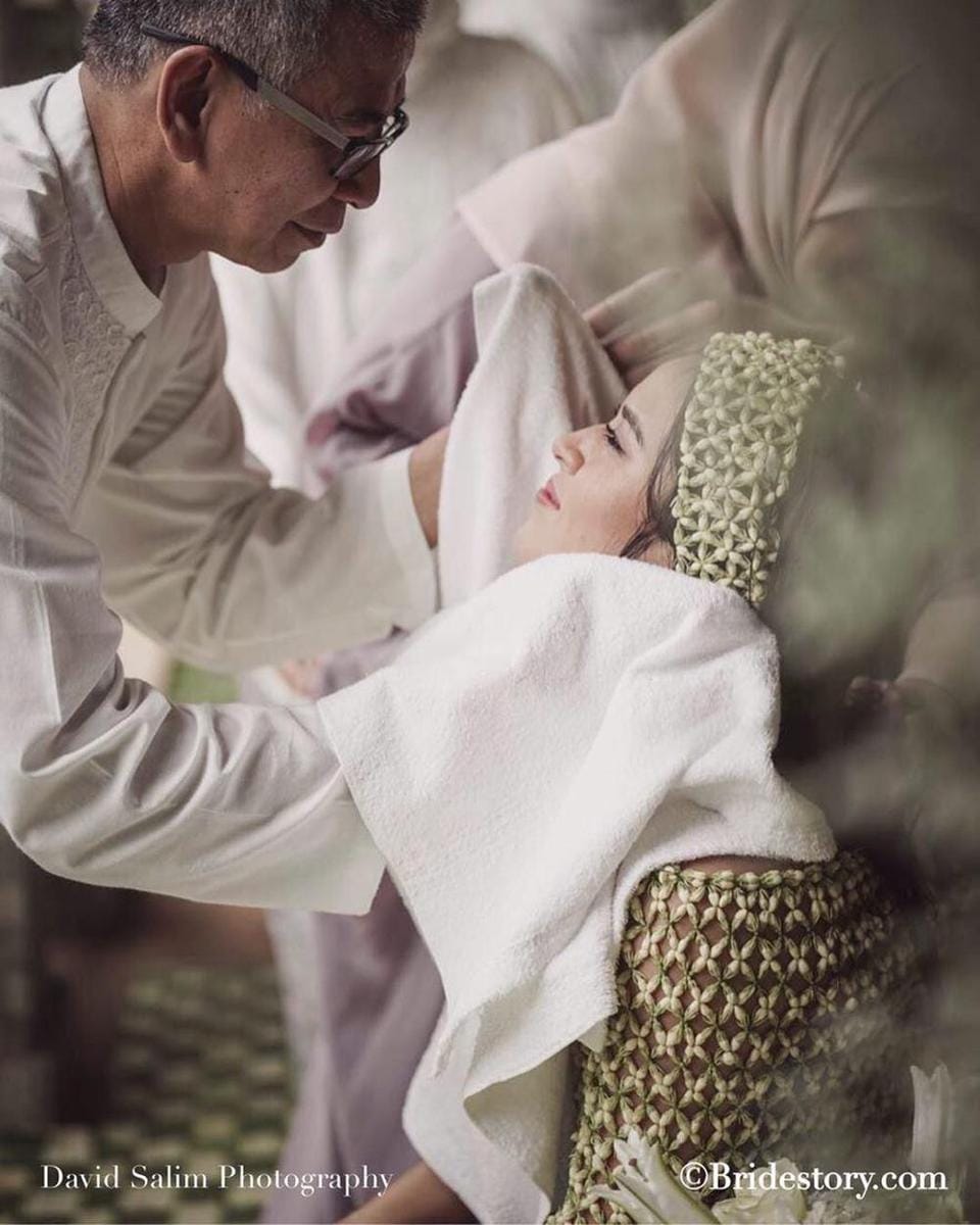 Instagram @thebridestory