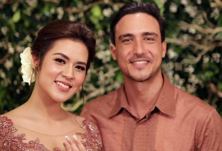 www.tabloidbintang.com
