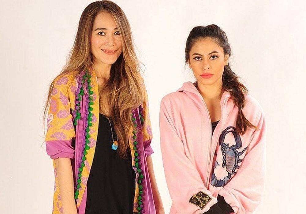 Instagram.com/@valerieethomas