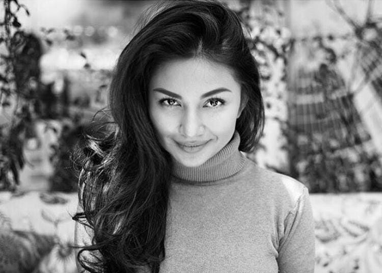 Instagram @arieltatum