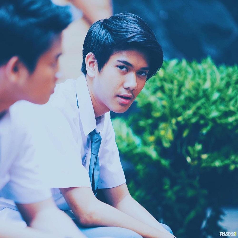 www.instagram.com/iqbaal.e