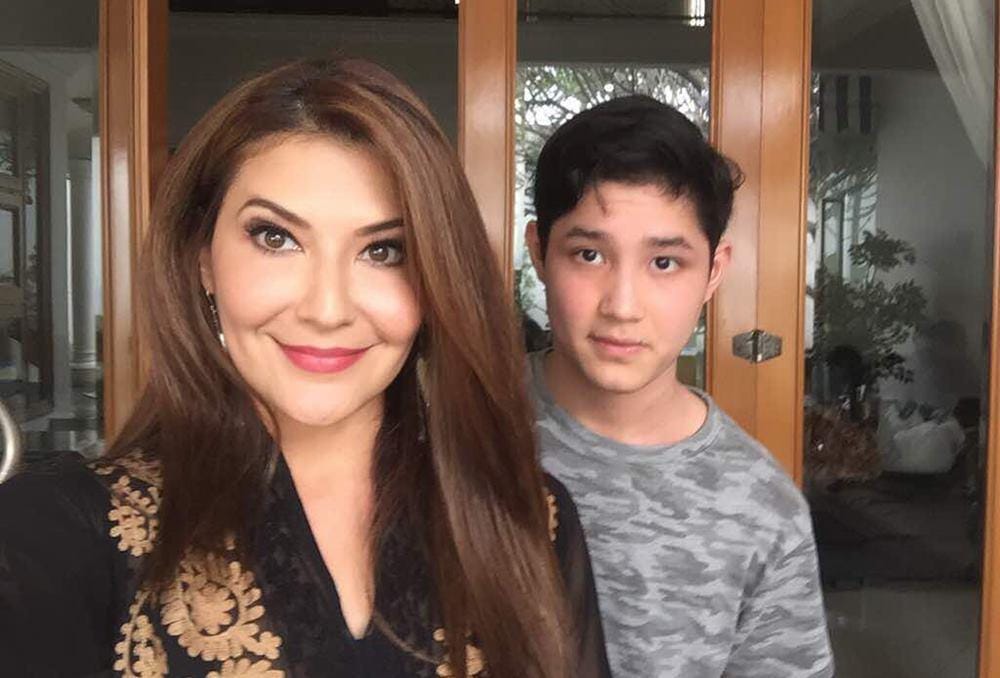 Instagram @teukurassya