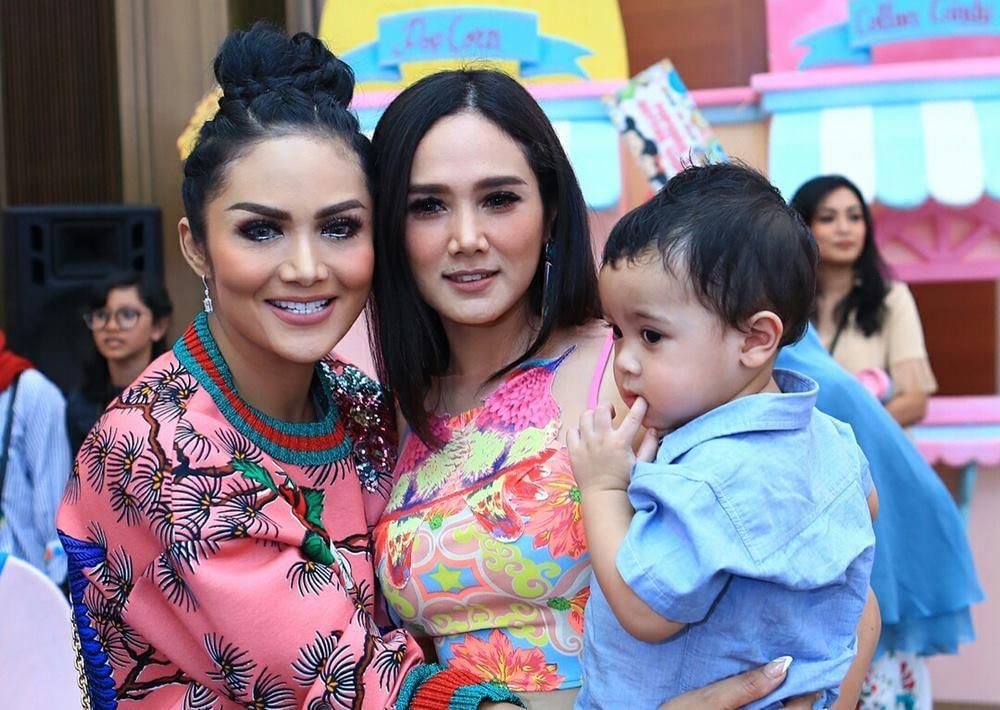 Instagram @krisdayantilemos