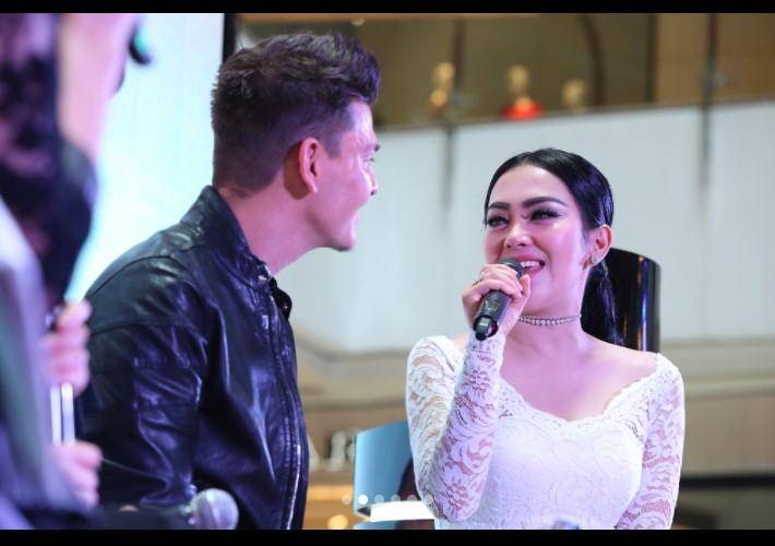 www.instagram.com/princessyahrini