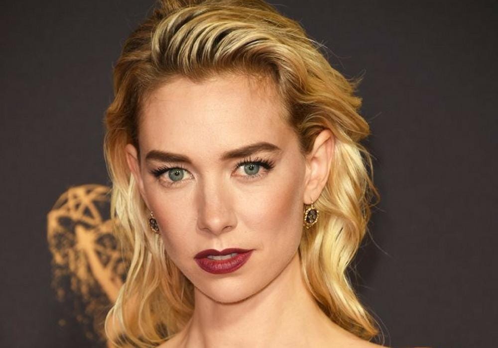 7 Makeup dan Gaya Rambut Terbaik Di Emmy Awards 2017