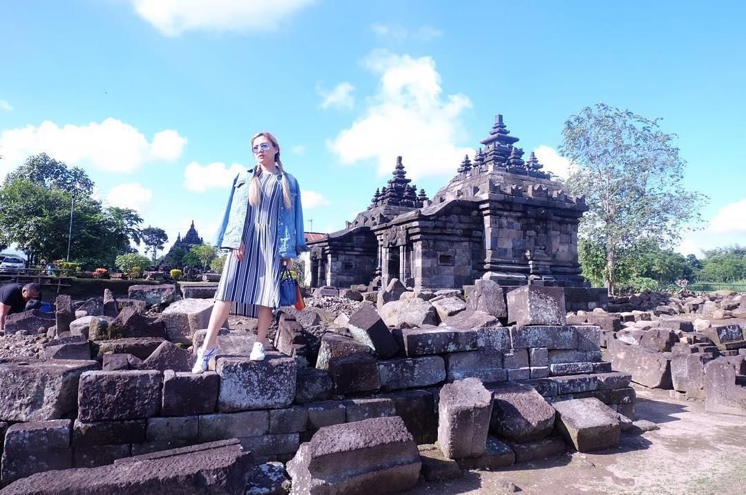 Instagram: @vickyshu