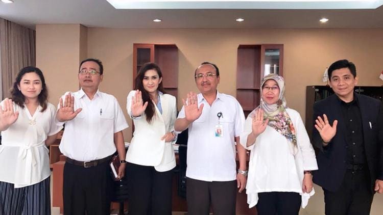 Instagram @nafaurbach