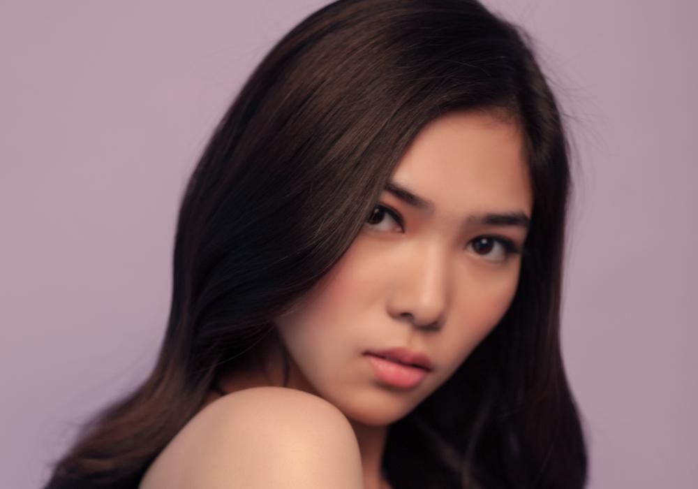 Foto: Hakim Satriyo, Wardrobe: Rinda Salmun, Stylist: Riesty Ichsana, Makeup Artist: Ryan Ogilvy, Hair Stylist: Daniel Putra.