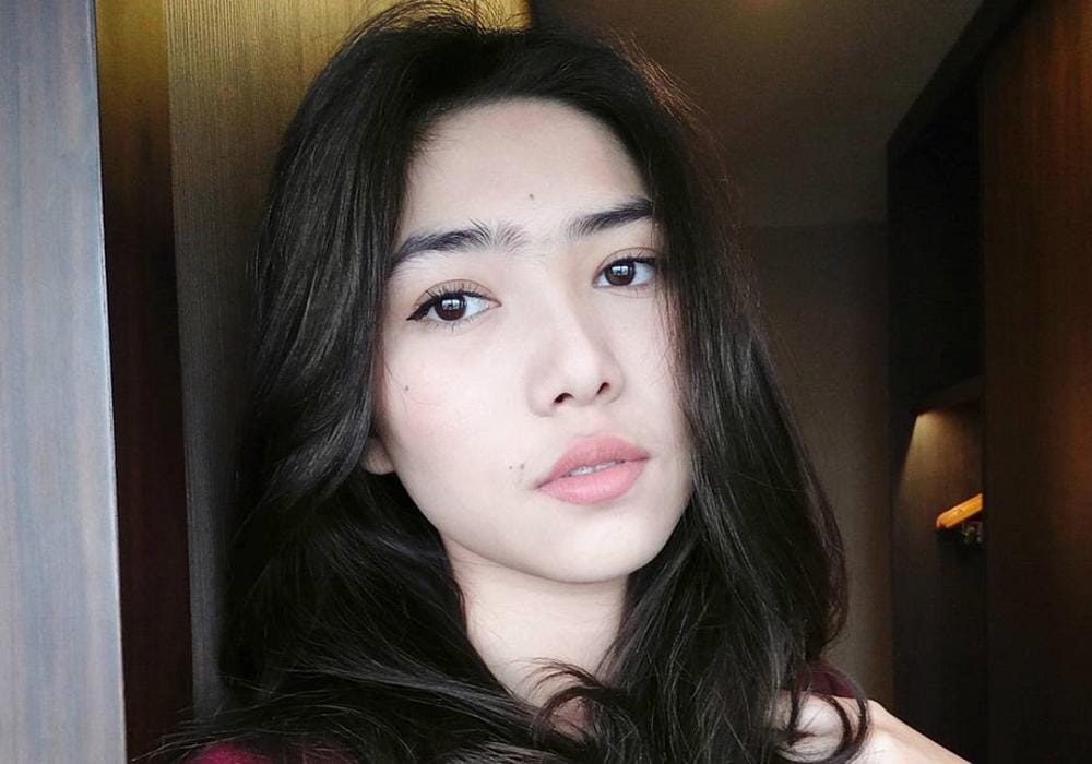 Instagram.com/isyanasarasvati
