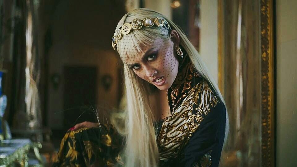 Siapkan Album Baru, Gaya Agnez Mo bak Bunglon