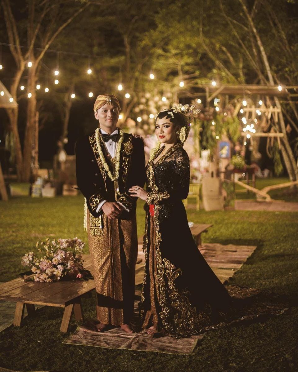 Instagram:? @divinevision.id/