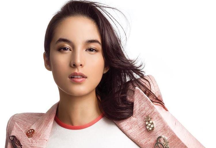 Instagram @chelseaislan