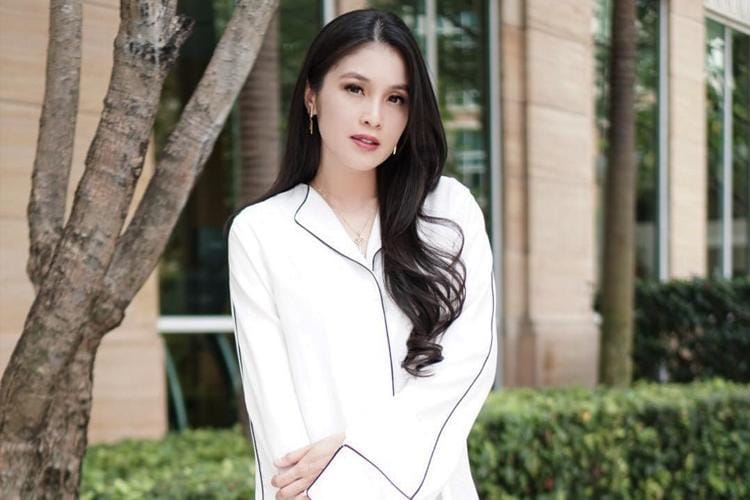 Jadi Bumil, Sandra Dewi Enggak Takut Pakai High Heels