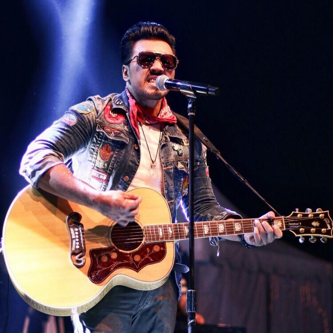 Instagram: @davidbayu