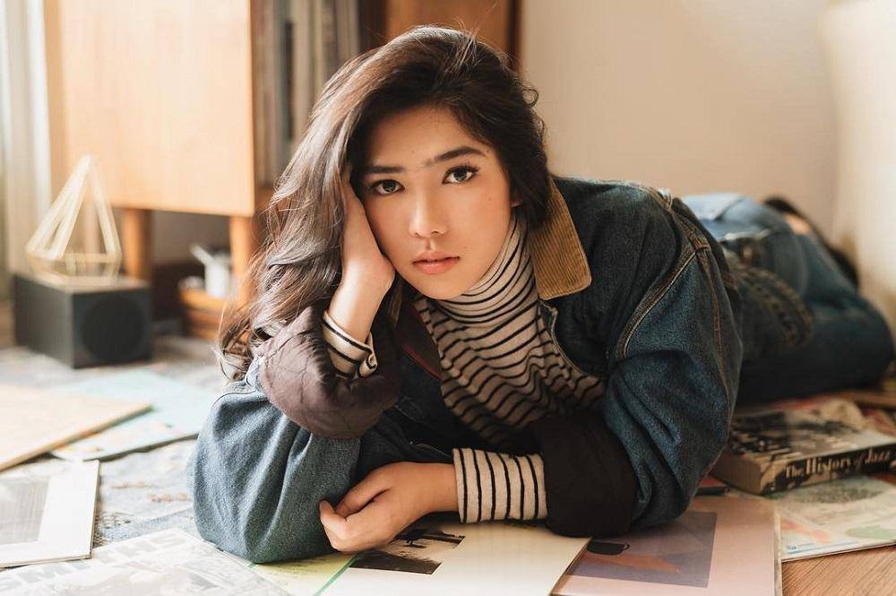 www.instagram.com/isyanasarasvati