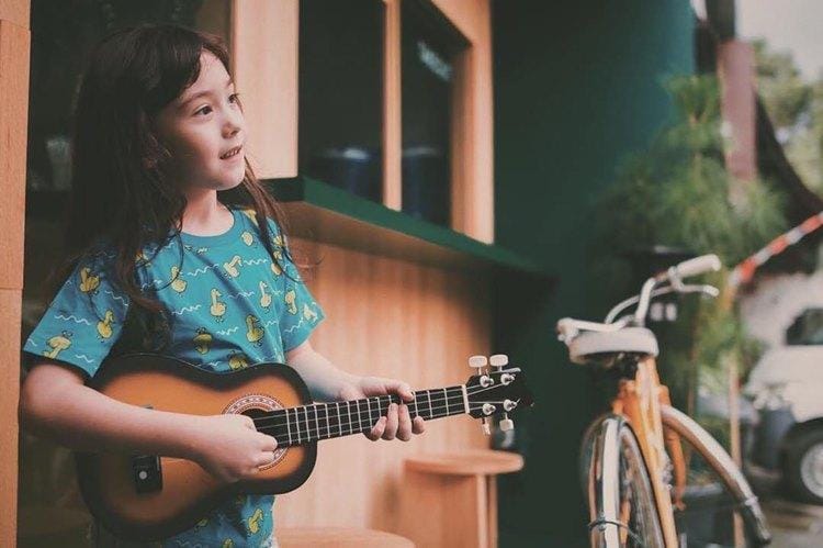 Instagram @nafaurbach